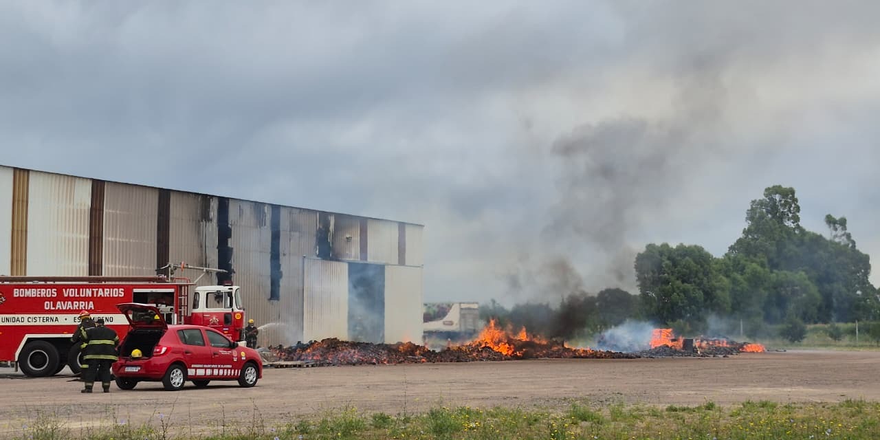 Incendio en el dep�sito del supermercado Tres Estrellas